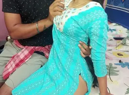 bete ne apni Man Ko khane Mein Nind ki goli dekar salahkar uski chudai ki sexy video Hindi mein local